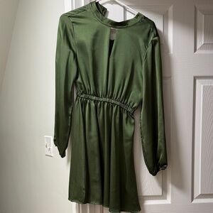 Elegant Green Long Sleeve Dress